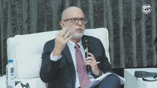 Apresentação do Relatório sobre as Perspectivas Económicas Regionais da África Subsariana - FMI смотреть онлайн