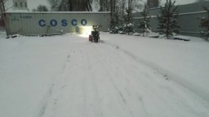 Снегоуборщик СУН 1 УГРА в действии, убираю первый снег на низких оборотах шнека