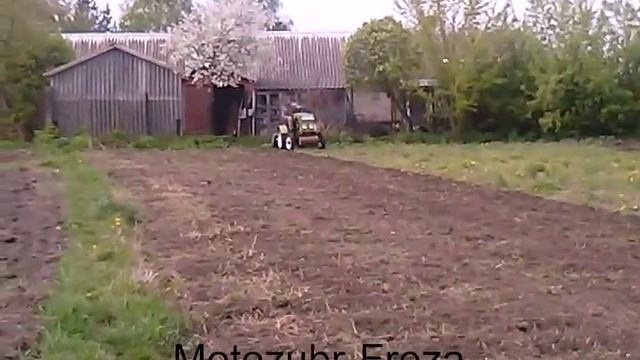 Мотоtraktor Zubr 12QE,работа фрезы. смотреть онлайн
