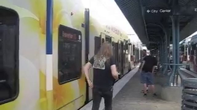Portland MAX Red Line bound for Beaverton TC and PDX смотреть онлайн