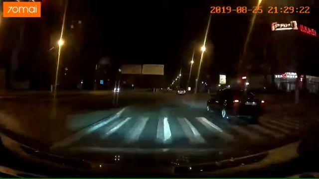 Пример ночной видеосъемки регистратора XIAOMI 70mai Smart Dash Cam PRO ч.1 смотреть онлайн