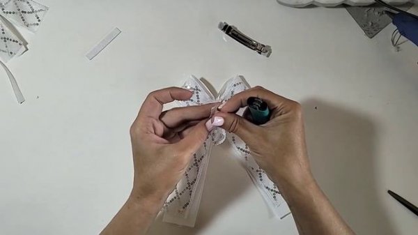 шикарный-школьный-бант-за-5-минут-savefrom.com.mp4