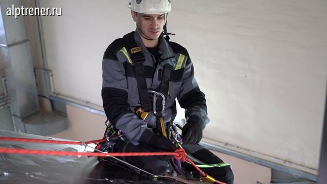 вывешивание со скатной крыши через острый край смотреть онлайн
