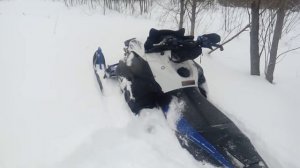 Снегоход Ямаха RX-1 MTX заcтряла чуток.