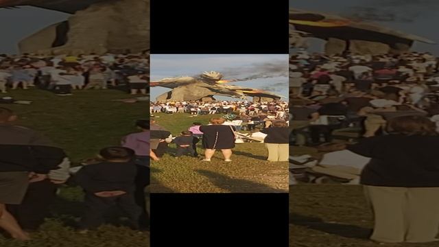 Статуя "Змей Горыныч" дышит огнём. смотреть онлайн