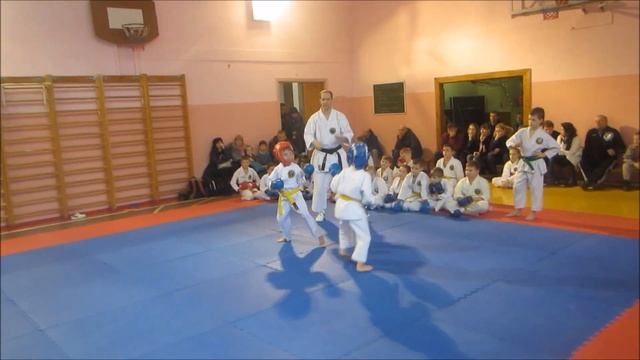 Каратэ поединки дети 6-7 лет. kumite children 6-7 years смотреть онлайн