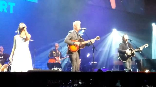 Clare Bowen Sam Palladio Jonathan Jackson - Borrow My Heart - Nashville Tour 2017 Royal Albert Hall смотреть онлайн