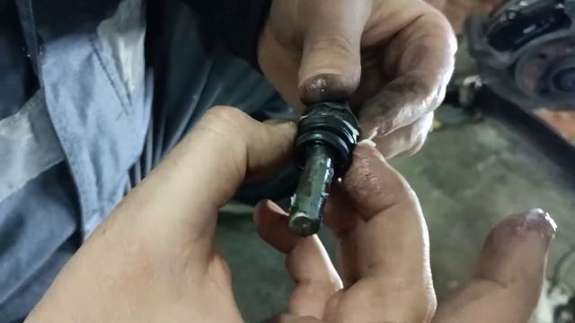 Замена передних колодок. Рено Меган 1. смотреть онлайн