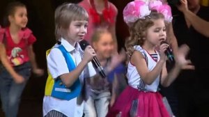 «В каждом маленьком ребёнке»   солисты ДМЦ «Волшебный микрофон»