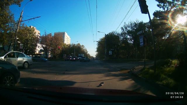 Симферополь.Авария на пересечении Севастопольской и Крымских партизан. смотреть онлайн