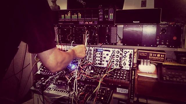 Eurorack Jam XXIV : Cables For Clouds смотреть онлайн