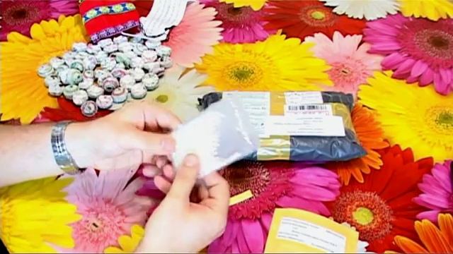 Посылка з Aliexpress.com Пуэр чай, Кристалы бусы, Губная помада смотреть онлайн