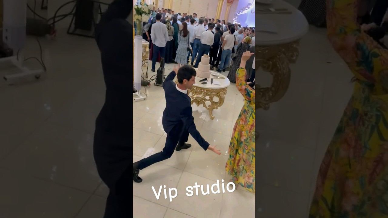 Взрывной танец на свадьбе #shorts смотреть онлайн