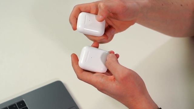 Как отличить AirPods 2 от подделки. Сравнение ЛУЧШЕЙ копии AirPods 2 с оригиналом. смотреть онлайн