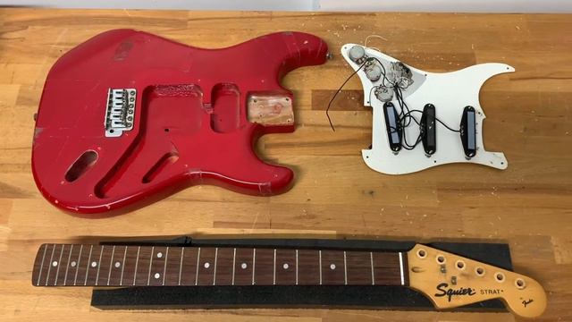 1996 Squier Stratocaster Restoration | What's in the Case? - Episode 10 смотреть онлайн