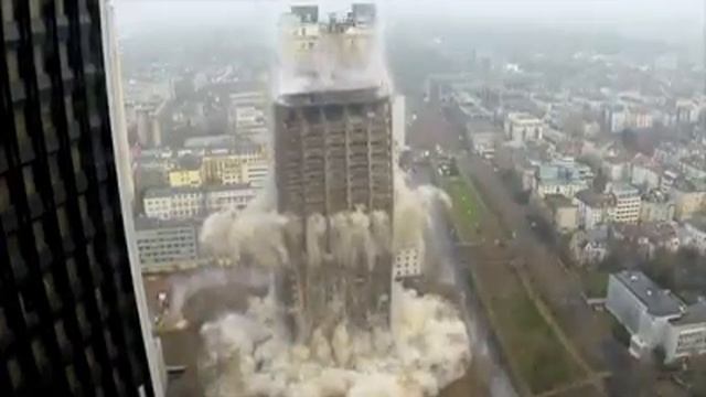 Boom! Demolition experts use almost a ton of explosives to implode the 116 meter AFE Tower in Frank смотреть онлайн