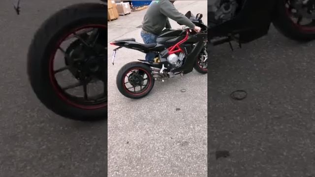 MV Agusta F3 ft. Exhaust Tailor Made - Fiercely Unique Sound смотреть онлайн