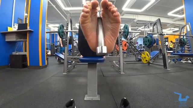 Footjob Gym Girl