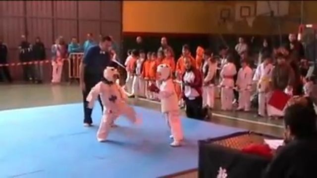 Karate Sakura, Cto Aragón 2013, Kumite Meri Andrade Zhunio смотреть онлайн