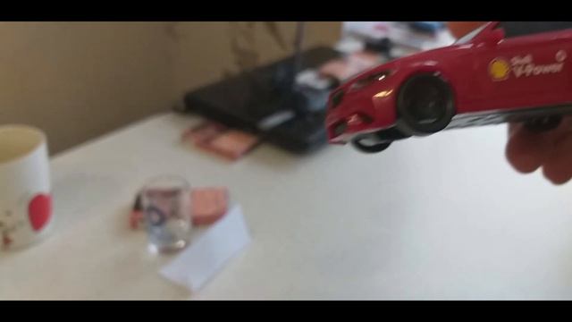 Машинка BMW с заправки Shell, едет на солёной воде. Как быстро поедет, как заправить? Игрушки. смотреть онлайн