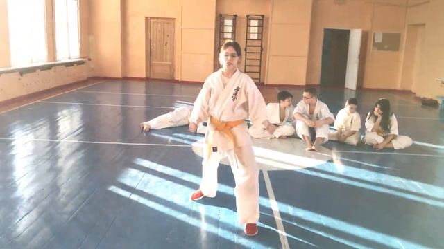 Подготовка на зелёный пояс Панина Дарина. Удары ногами -  «Маваси гери» 15 апреля 2022