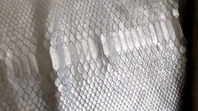 Кожа питона, одёжная мягкая выделка, чёрный цвет! смотреть онлайн
