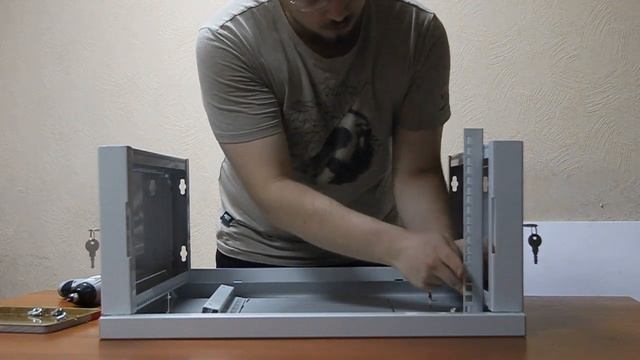 Настенный телекоммуникационный шкаф 19" смотреть онлайн