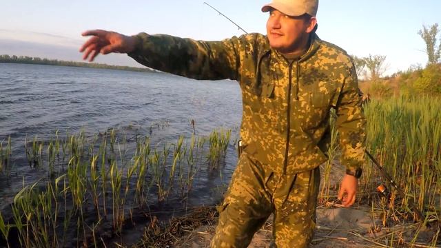 #4 Рыбалка Весенняя Ловля Голавля на Корку Хлеба. Поклевка Голавля на Фидерную Снасть. Бешеный Клев смотреть онлайн