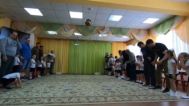 Праздник 23 февраля в детском саду. Конкурсы для Пап. смотреть онлайн