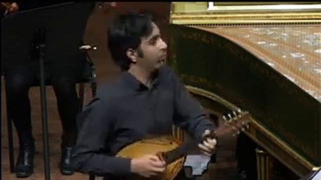 Vivaldi Concerto for Mandolin in C major , RV 425 2mov смотреть онлайн
