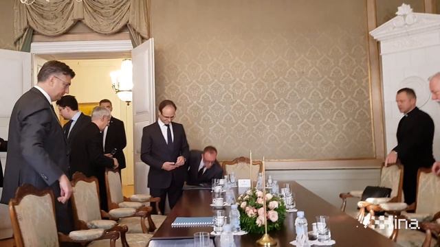 Andrej Plenković i nadbiskup Paul Richard Gallagher смотреть онлайн