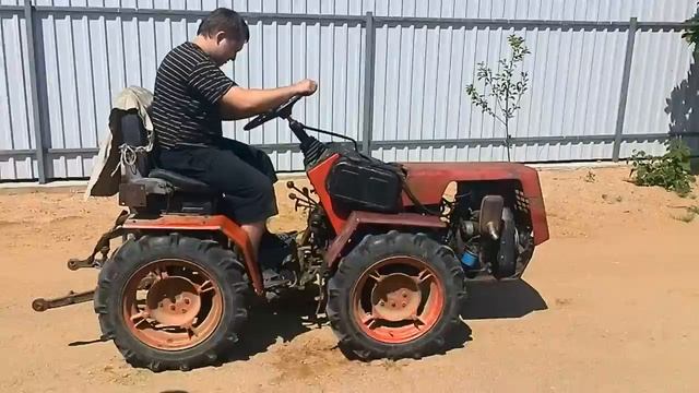 МТЗ 082 дизель. смотреть онлайн