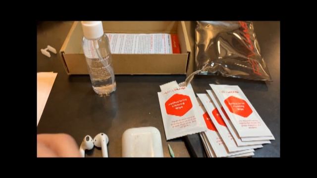 How to clean your Apple AirPods and AirPods case , cleaning kit. смотреть онлайн