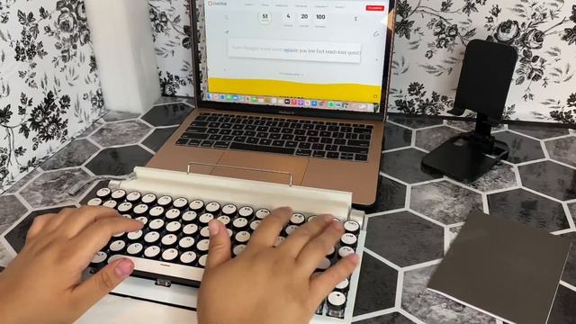 Taiahiro Wired & Wireless Retro Multi Device Mechanical Typewriter, Modern Keyboard With That Retro смотреть онлайн