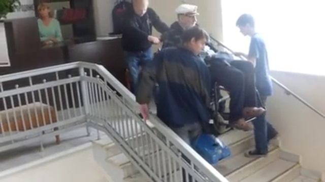 Гусиничный лестничный мобильный подъемник смотреть онлайн