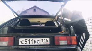 Меняем газовые упоры, у крышки багажника ваз 2114