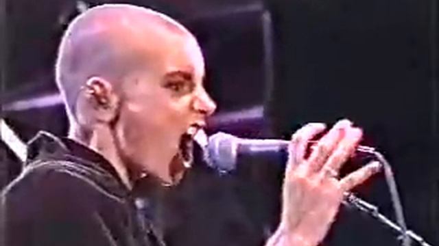 Nothing Compares 2 U - Sinead O'Connor [Best Live Performance!]