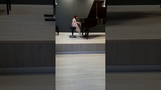 И.Иордан - Охота за бабочкой, Hunting for the Butterfly - I.Iordan смотреть онлайн