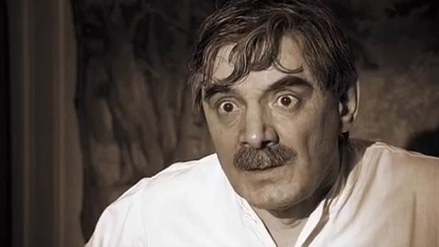 Одного беглого взгляда на его лицо достаточно, чтобы понять, что он сволочь, склочник... смотреть онлайн