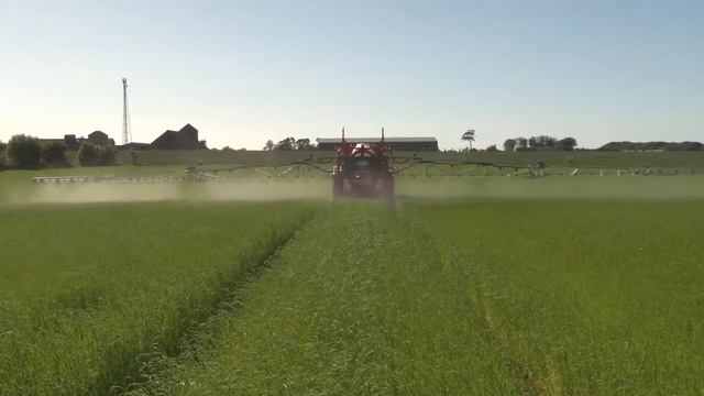 Прицепной опрыскиватель KUHN LEXIS 3000 смотреть онлайн