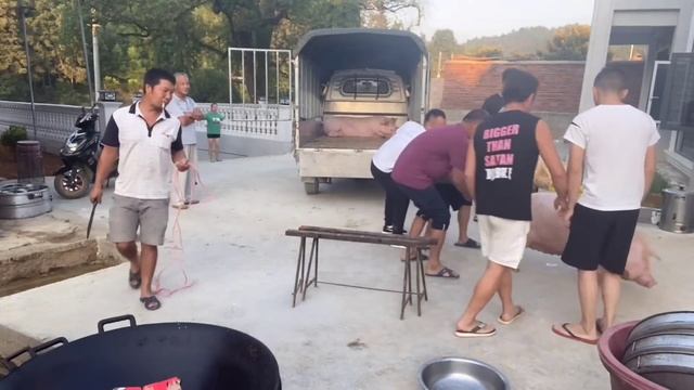 Pig Slaughter - Catch the pig and kill the pig смотреть онлайн