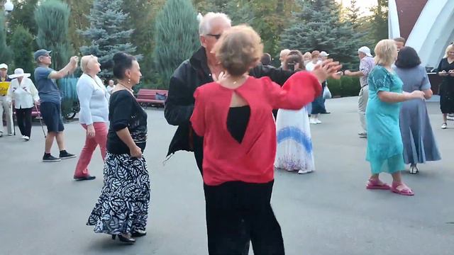 Я ТЕБЕ ОДНУ КОХАЮ, ТИ ВІР МЕНІ! 2023 #kharkiv #dance #music #retrodancing смотреть онлайн
