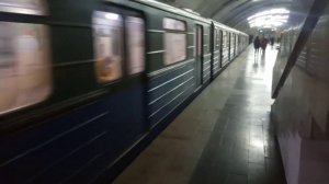 полуночный рейс" станция Тракторный завод( хтз) в направлении Индустриальной еж3-5940 Харьков метро