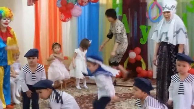 Танец моряков Казахстан смотреть онлайн