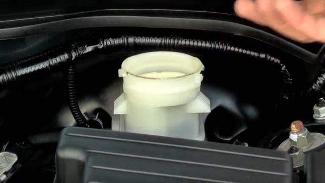 Checking Your Fluids - How To Video from Honda West смотреть онлайн