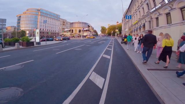 Сходка Edward Bil на Центральном рынке | Садовое кольцо на самокате ЯндексGO смотреть онлайн