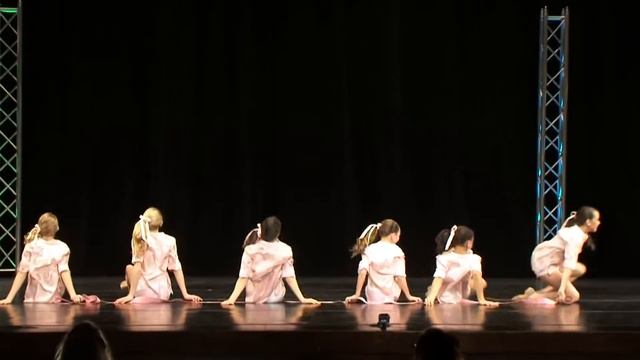 Dance Moms - Living With The Ribbon (S3, E23)