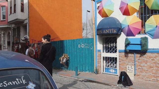 Необычная квартира с крышей в Стамбуле ?? Район БАЛАТ и цветные домики Турции 2023 смотреть онлайн
