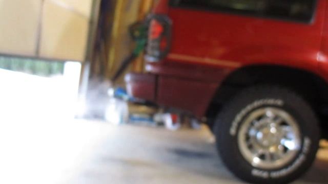 1998 Mercury Mountaineer 5.0 V8 cold start. смотреть онлайн