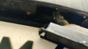 Kia ceed jd хэтчбек.  Замена лампочки подсветки номера